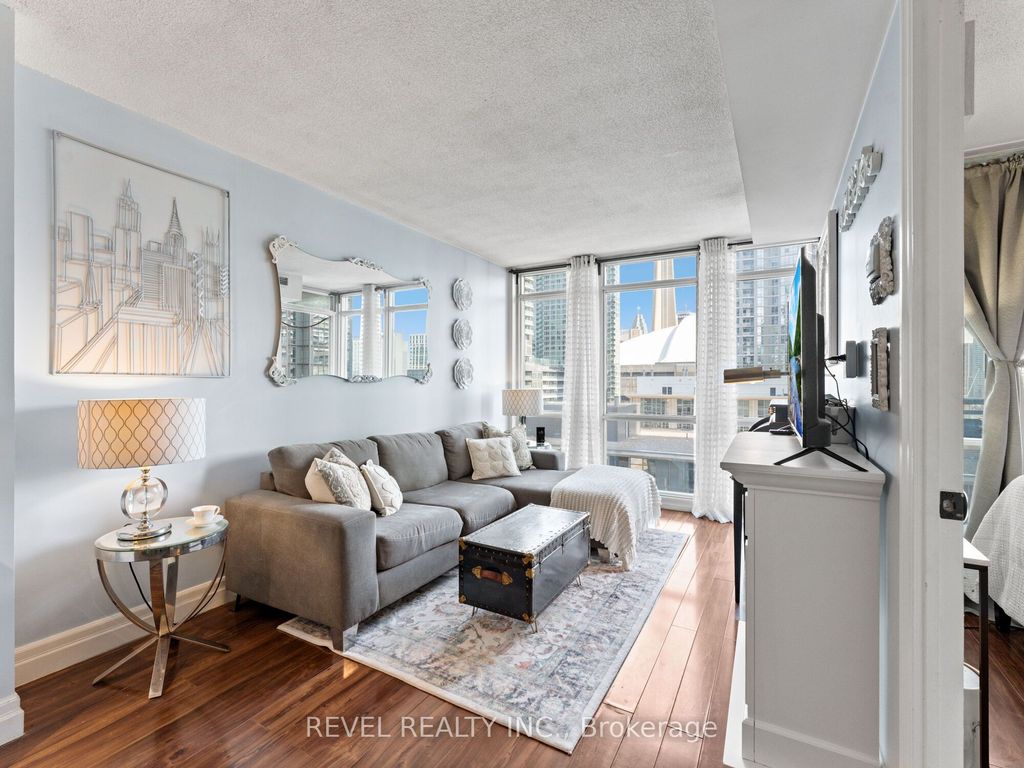 Photo of 15 Fort York Boulevard E #1208, Toronto, ON M5V 3Y4 (MLS # C12416890)