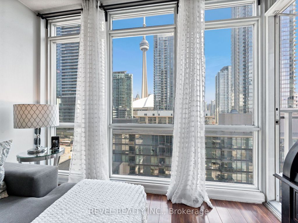 Photo of 15 Fort York Boulevard E #1208, Toronto, ON M5V 3Y4 (MLS # C12416890)