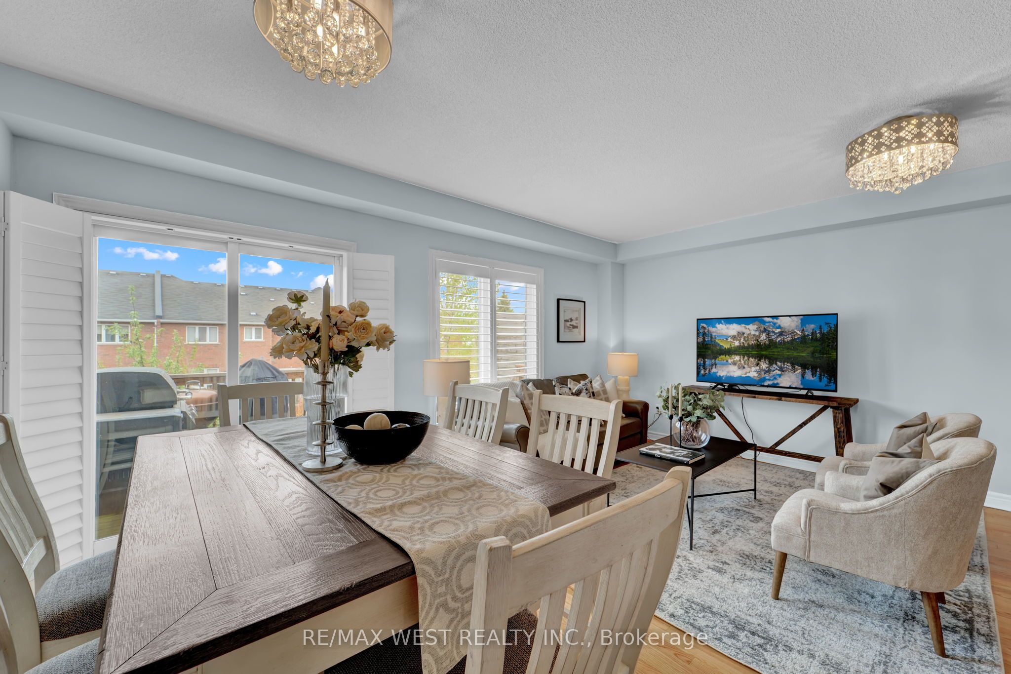 121 Carrier Crescent