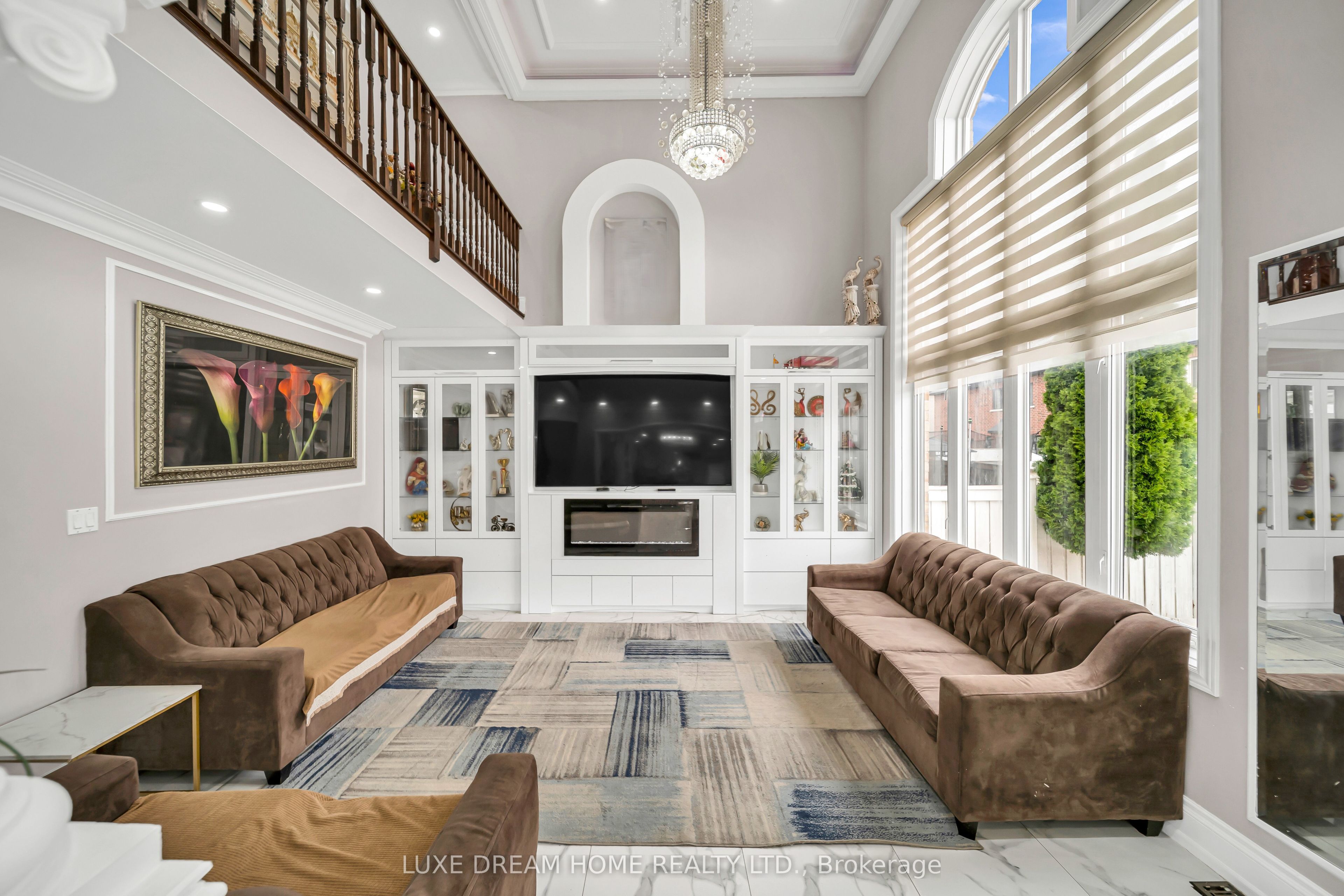 16 Powell Drive E