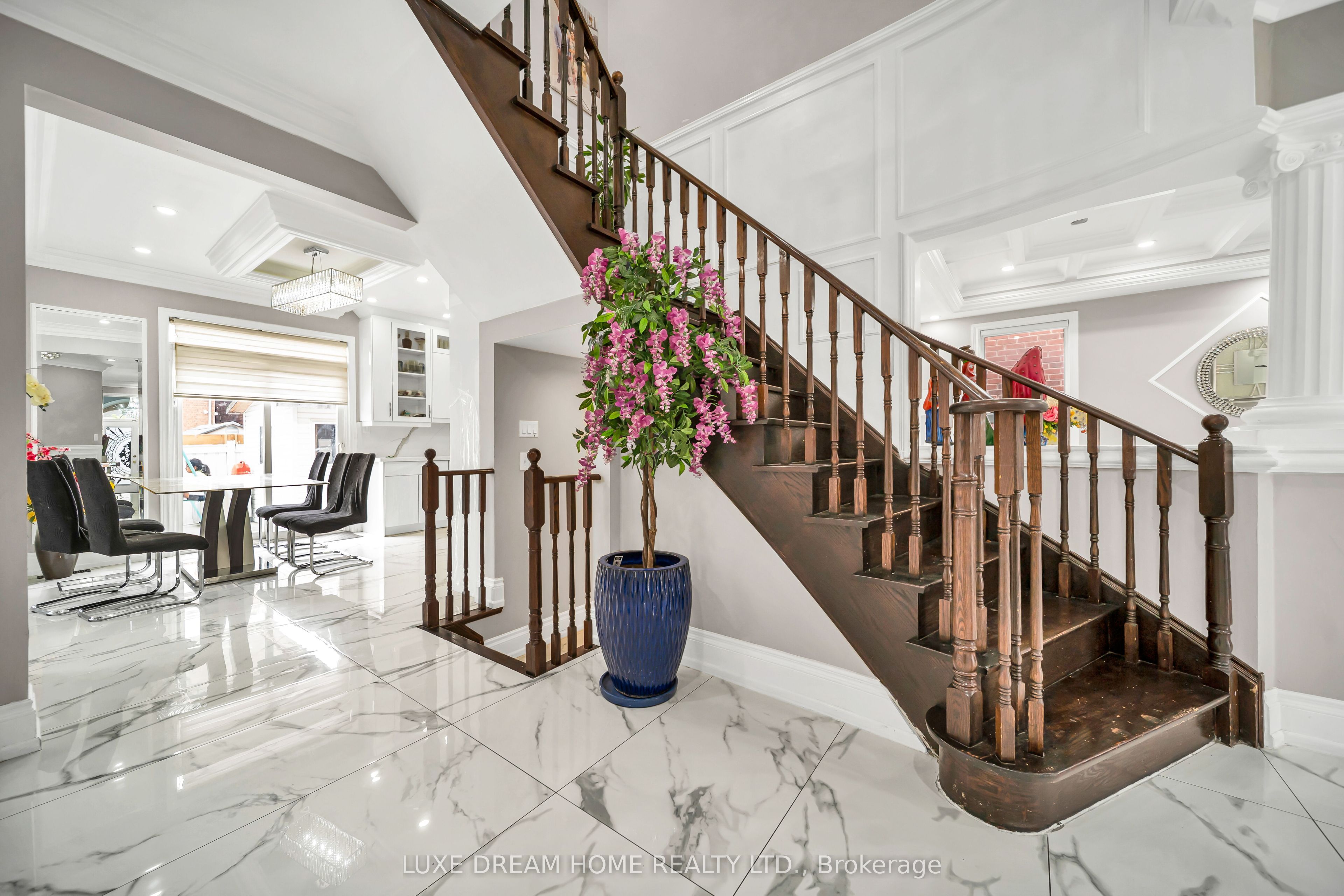 16 Powell Drive E