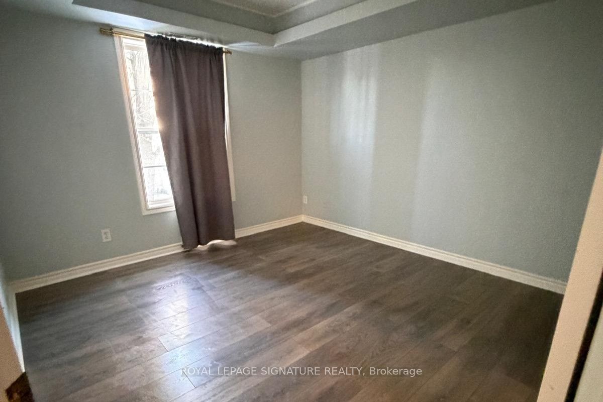 1451 Walkers Line 213