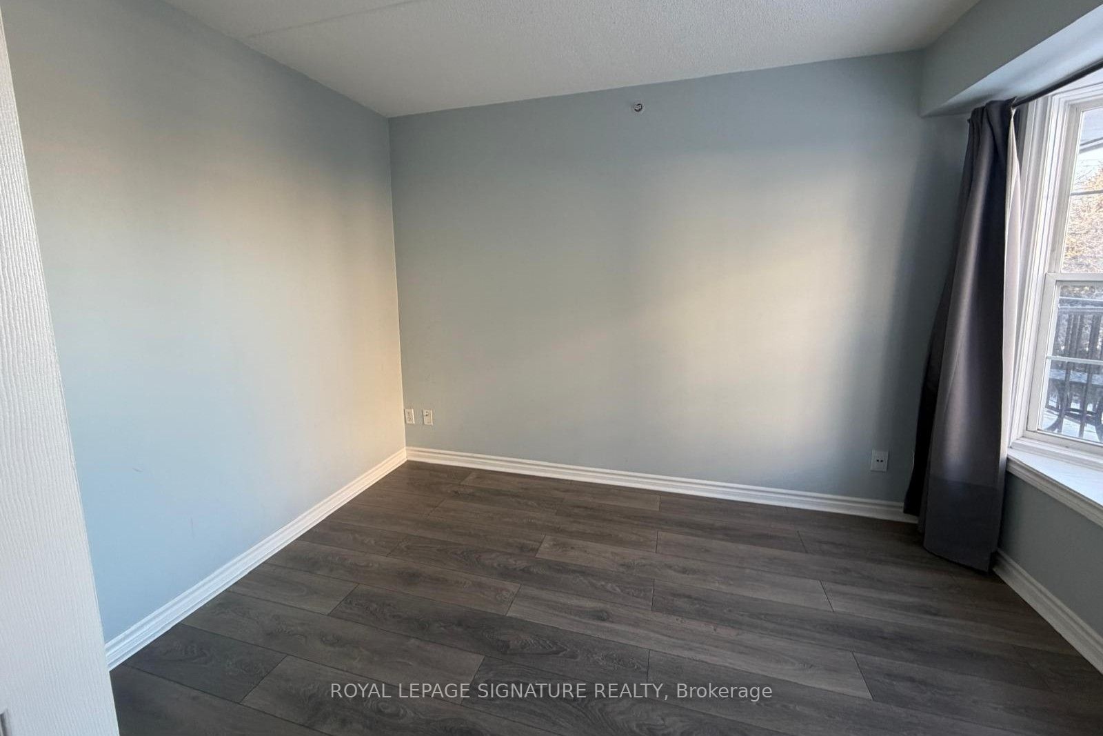 1451 Walkers Line 213