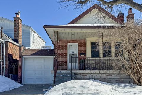 85 Roosevelt Road Toronto ON M4J 4T8