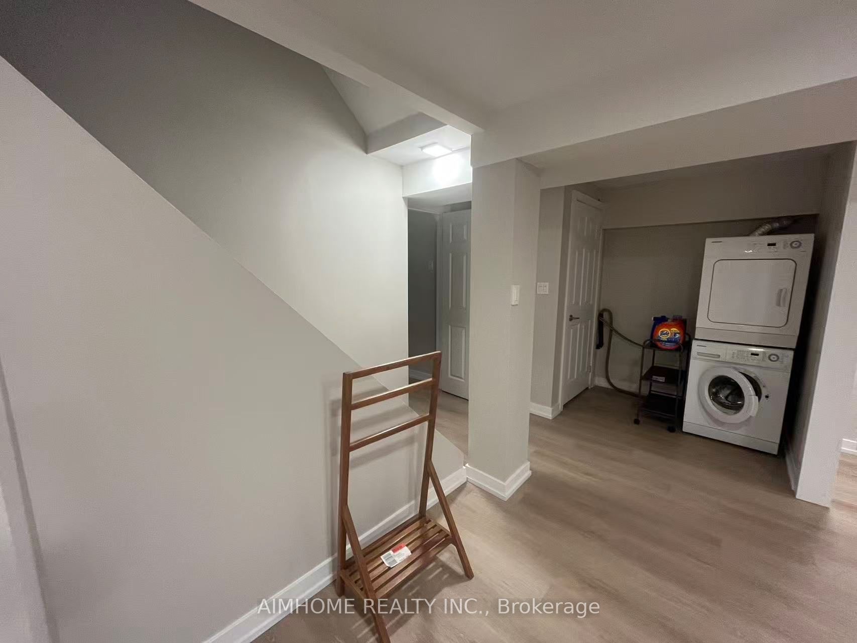 401 KITTRIDGE Road Bsmt