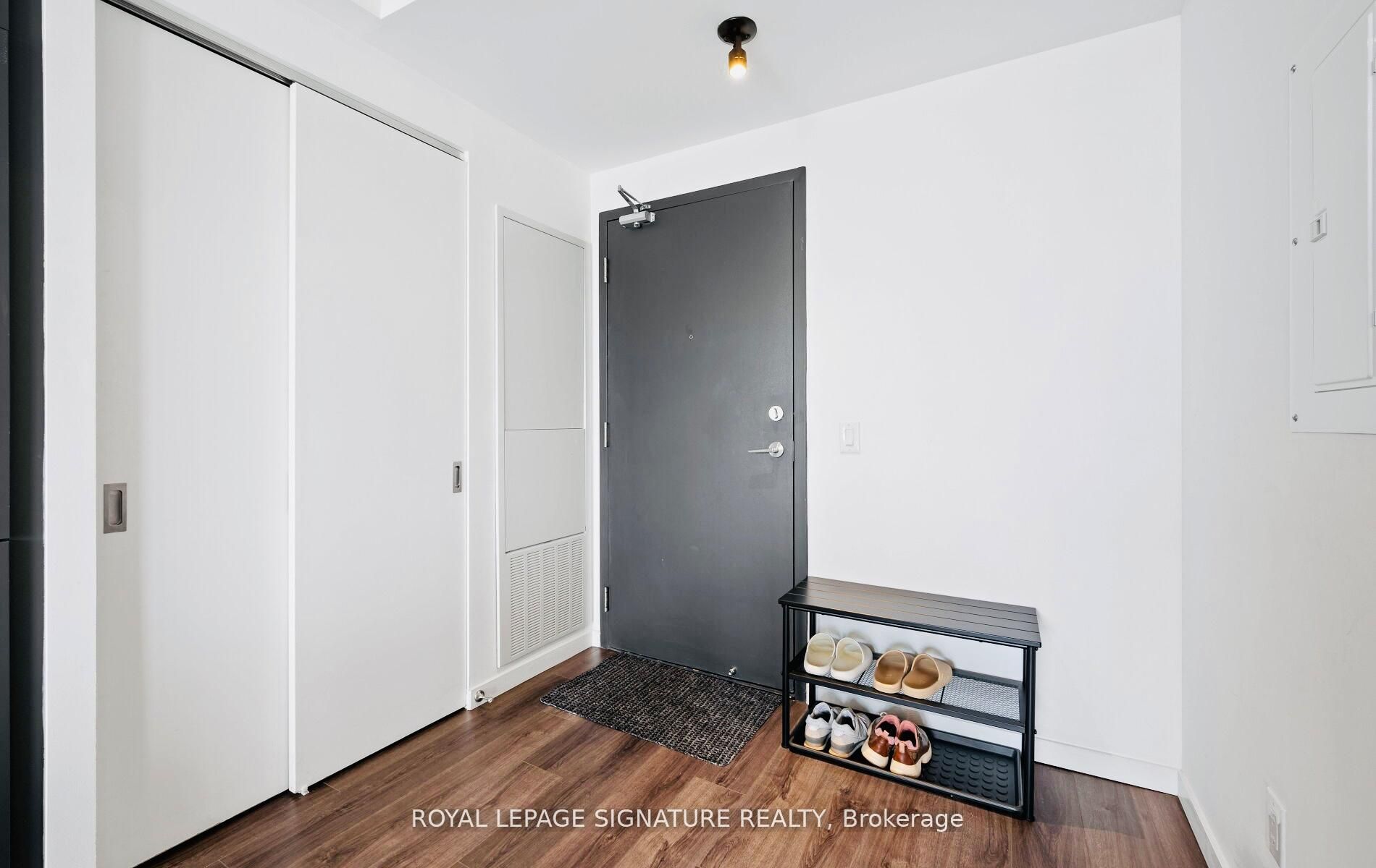 7 Smith Crescent 411