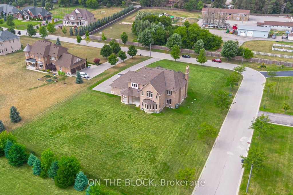 Photo of 24 Whitewood Drive, Whitchurch-Stouffville, ON L4A 1R9 (MLS # N12912874)