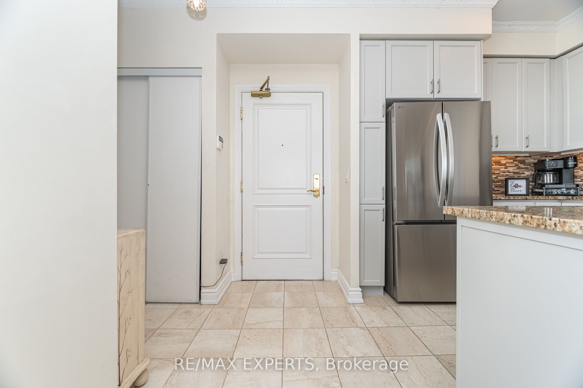 9255 Jane Street 809