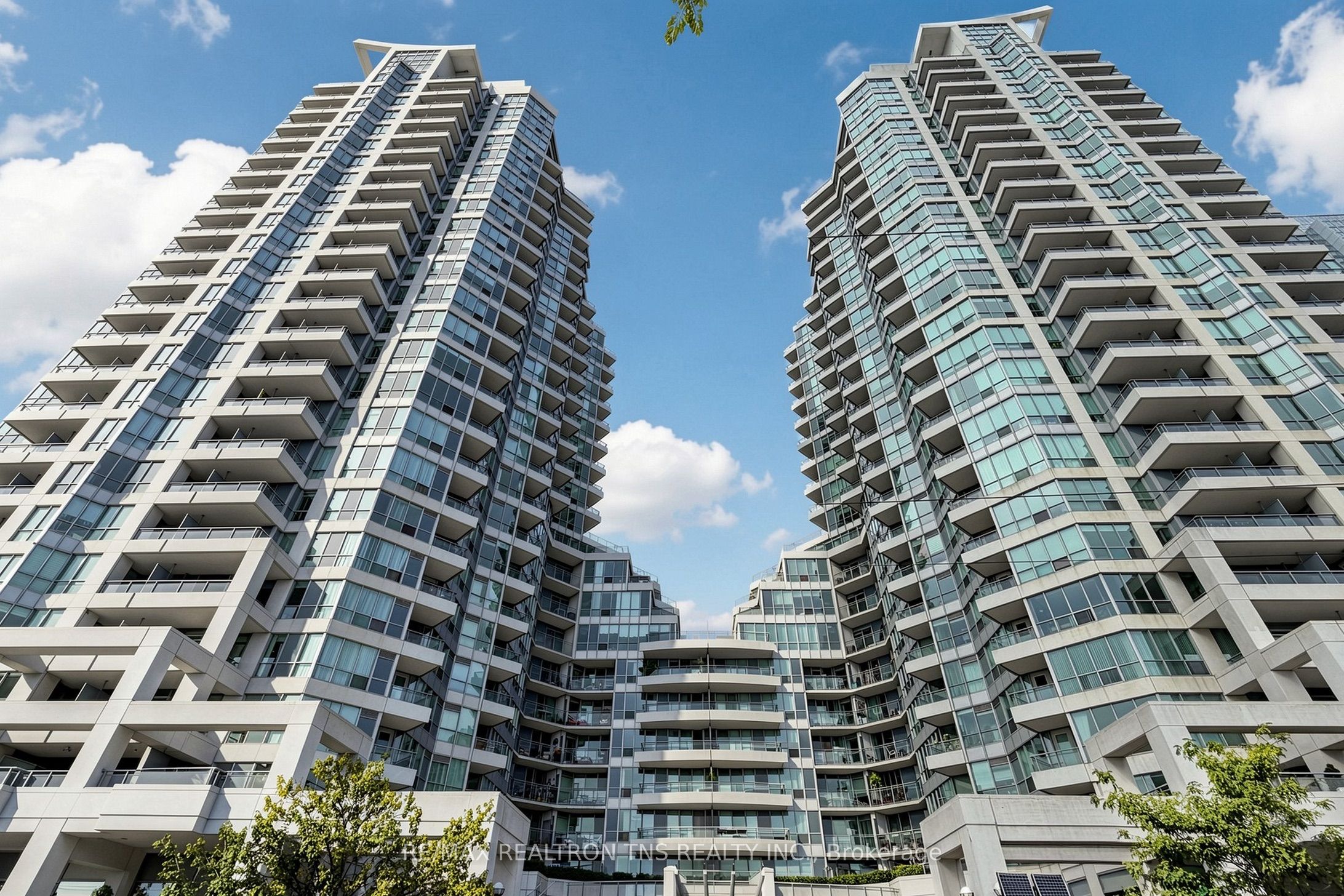 228 Queens Quay W 1501