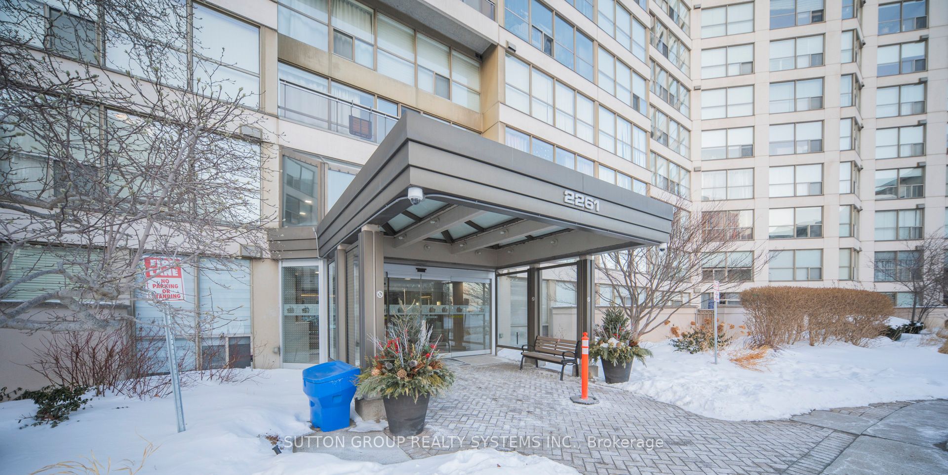 2261 Lakeshore Boulevard W 1201