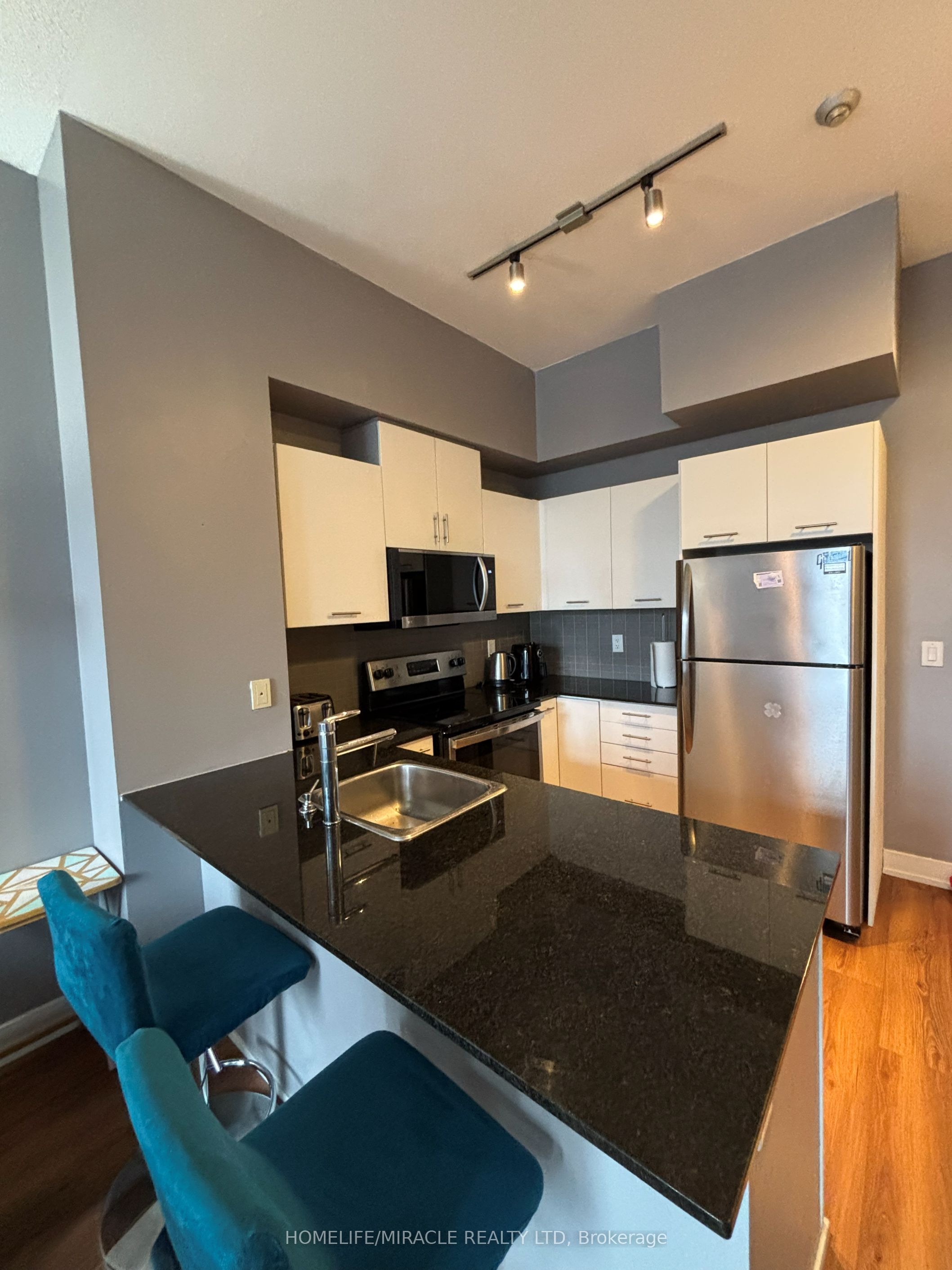 365 Prince Of Wales Drive 303