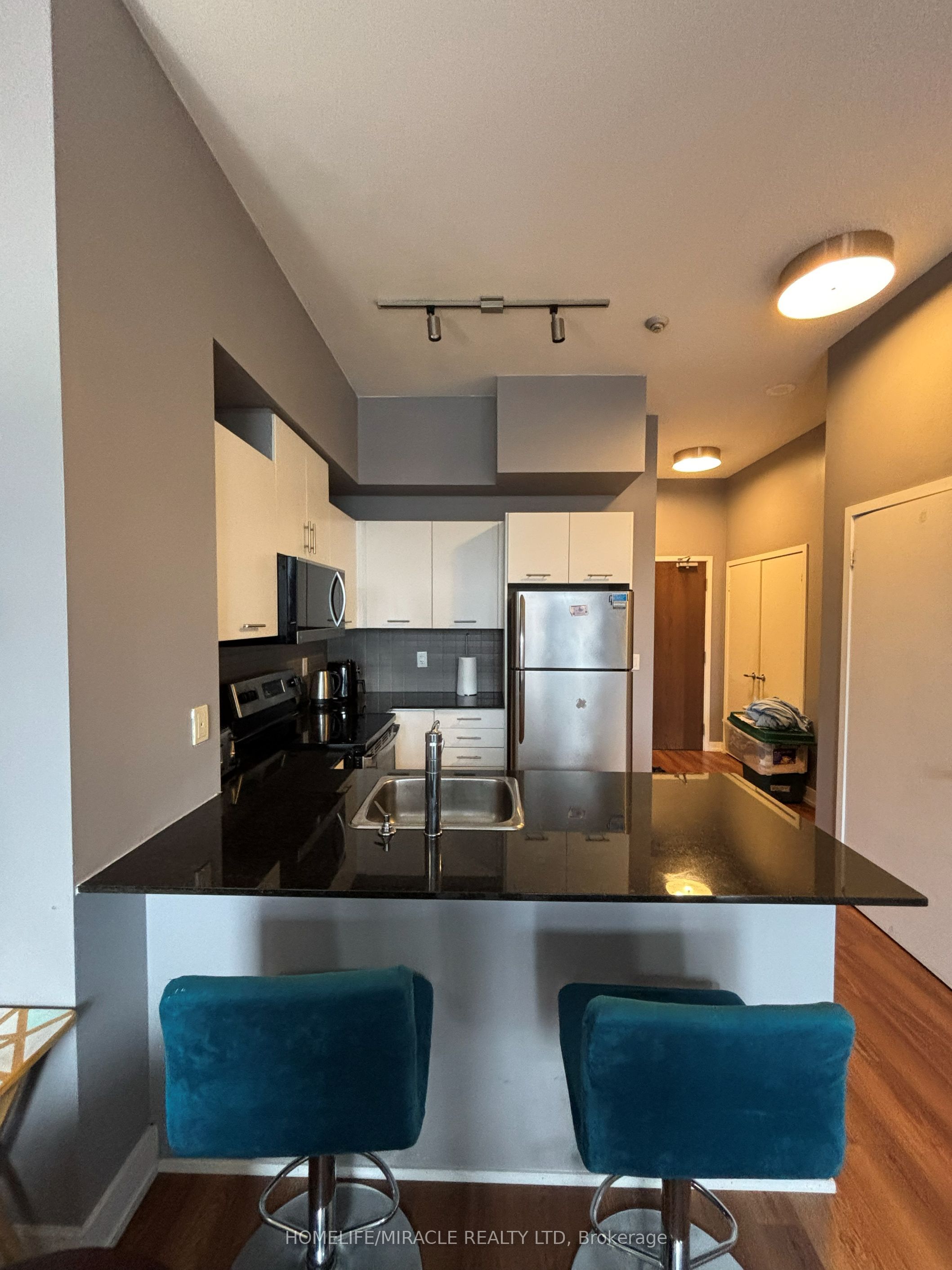 365 Prince Of Wales Drive 303