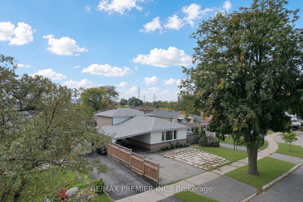 Photo of 7 Artech Court, Toronto, ON M3N 1R3 (MLS # W14029968)