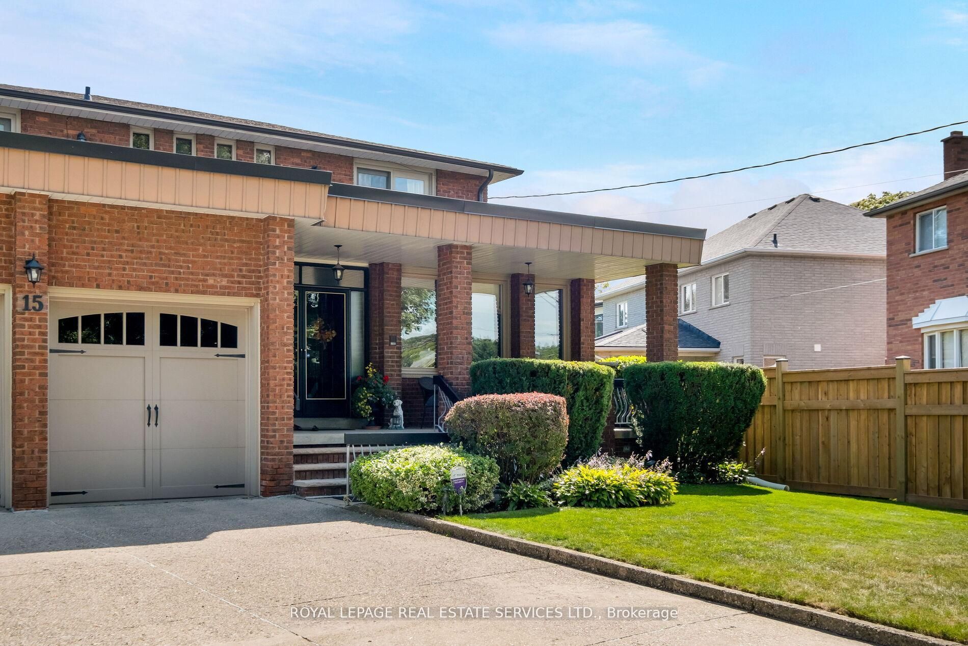 15 Westroyal Road