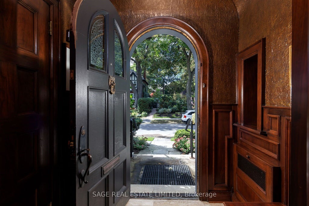 Photo of 51 King Georges Road, Toronto, ON M8X 1L4 (MLS # W13843216)