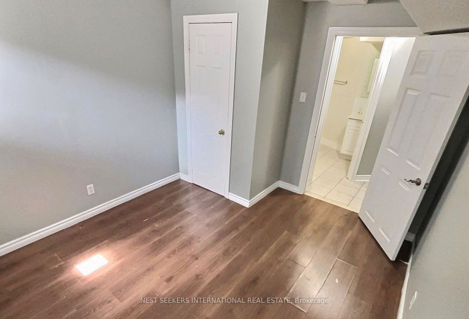 42 Riverbank Road