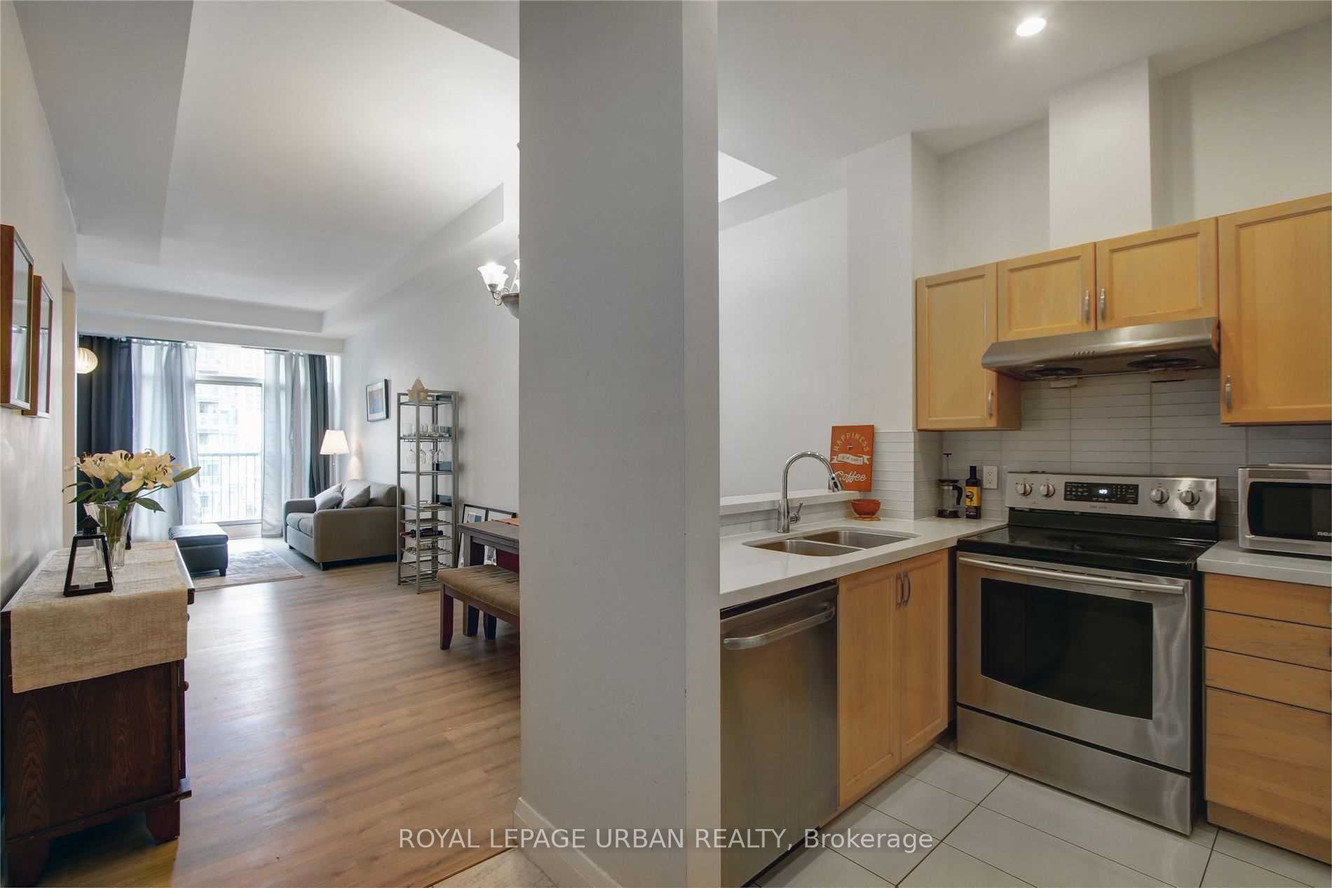 8 Wellesley Street E 803