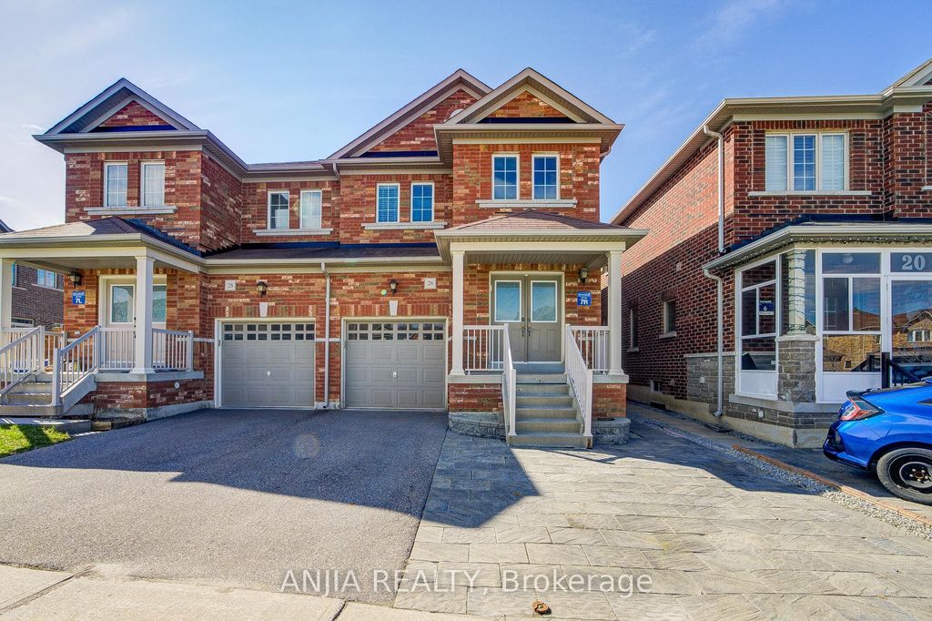Photo of 26 Hare Farm Gate, Whitchurch-Stouffville, ON L4A 0Y6 (MLS # N13040256)