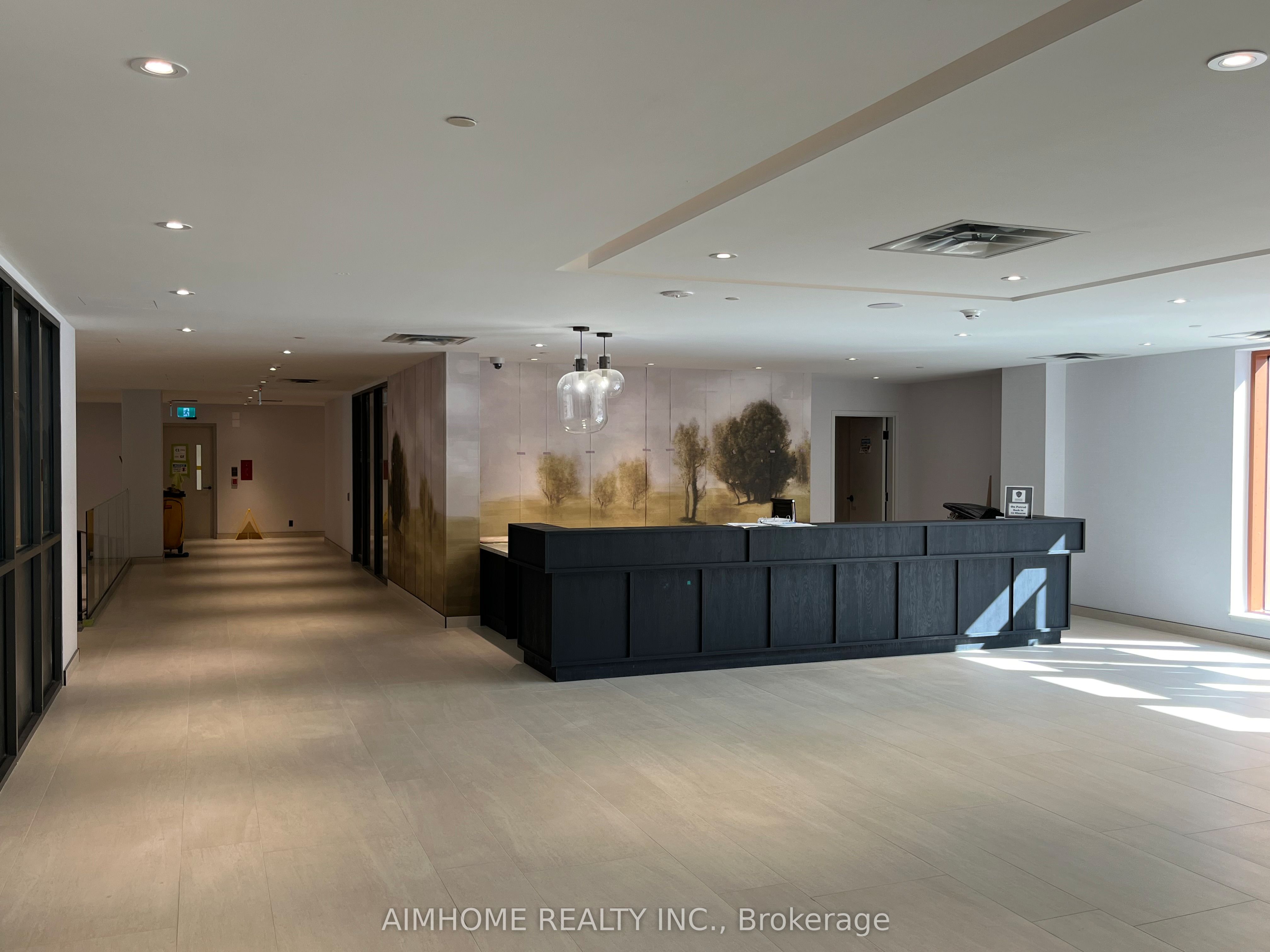 8 Beverley Glen Boulevard 702