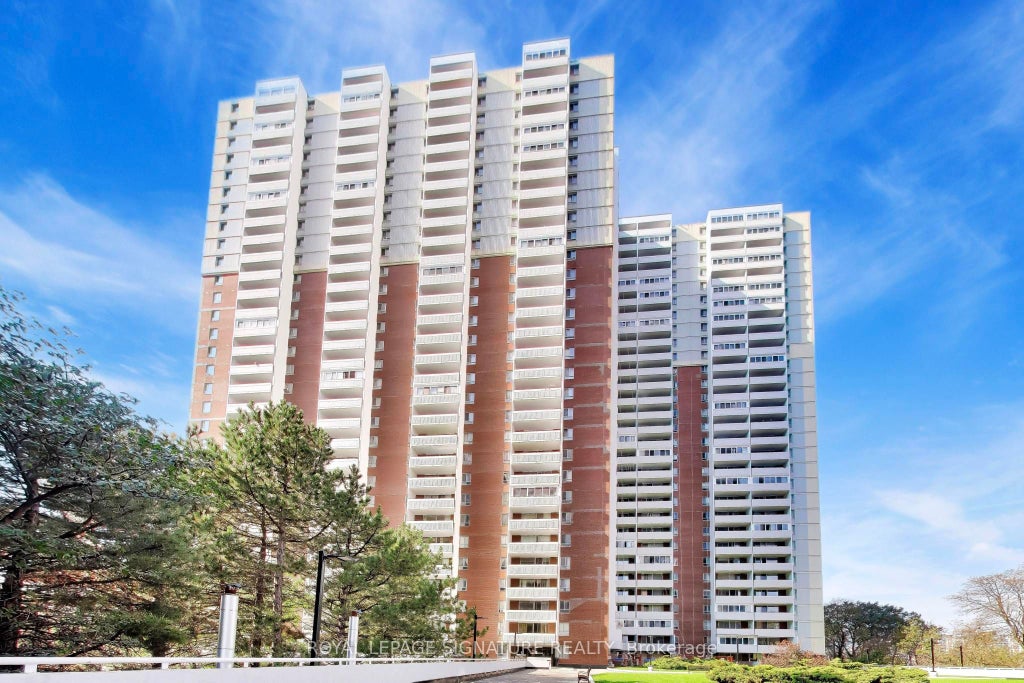 Photo of 1 Massey Square #408, Toronto, ON M4C 5L4 (MLS # E14090168)