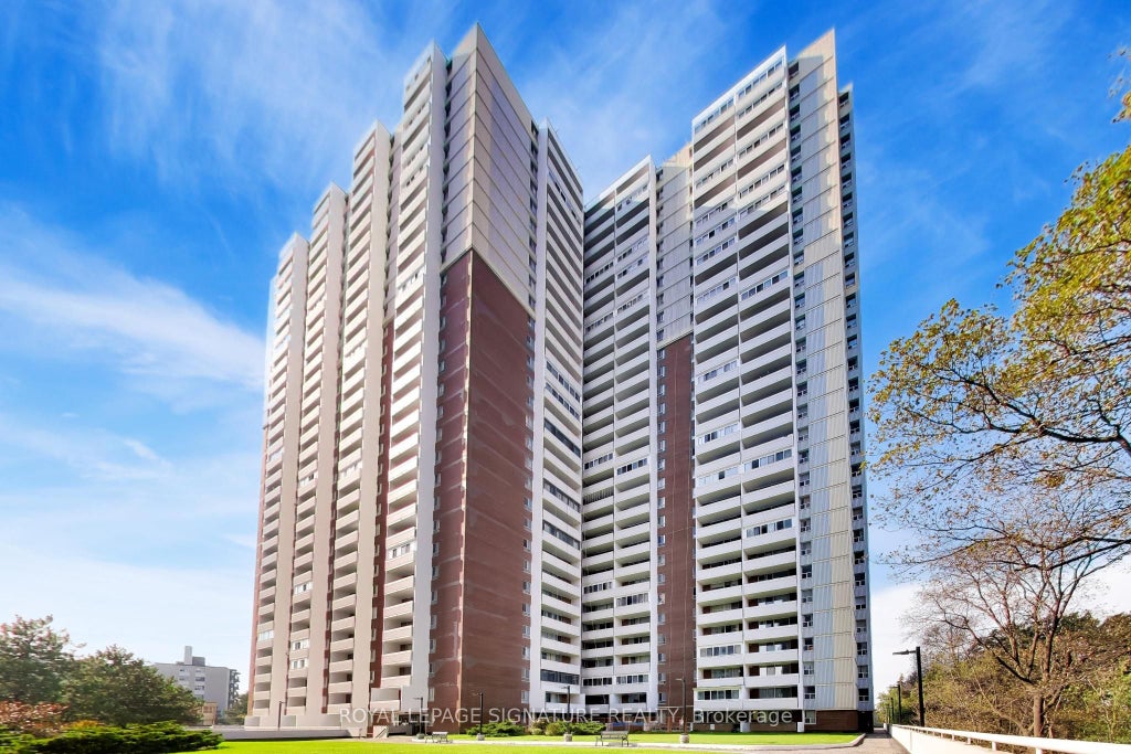 Photo of 1 Massey Square #408, Toronto, ON M4C 5L4 (MLS # E14090168)