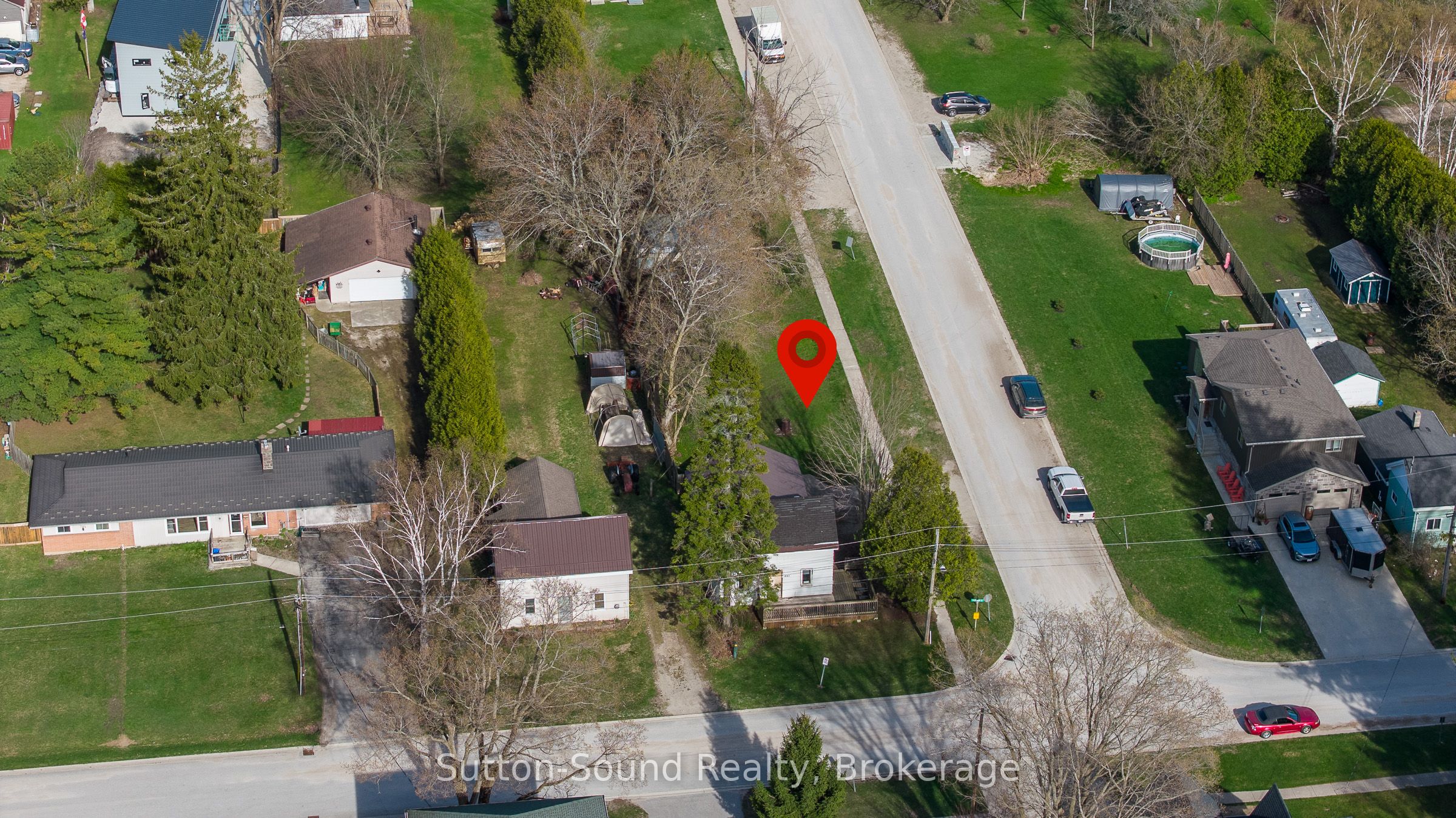 Photo 1 of 17 — 486 Elizabeth Street, South Bruce Peninsula, ON N0H 1P0