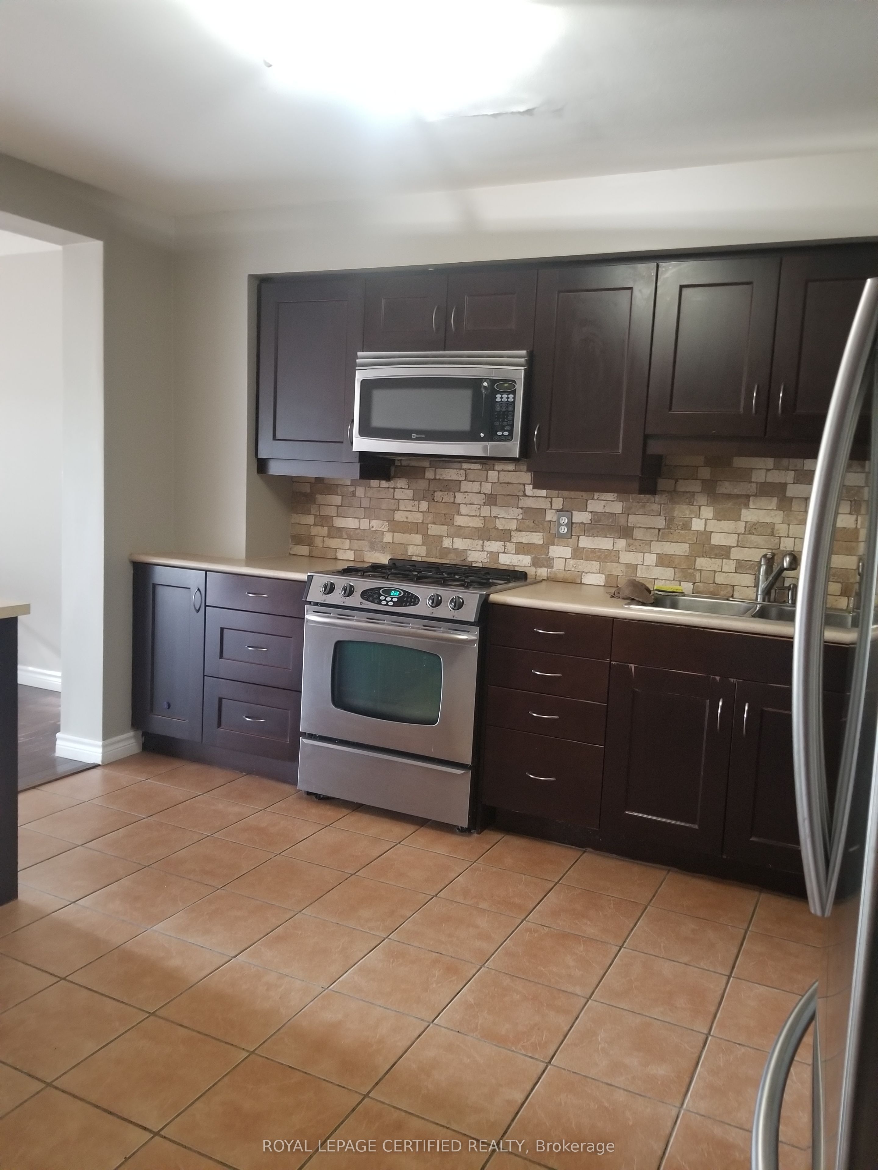 1452 Creditwoodlands Court Room