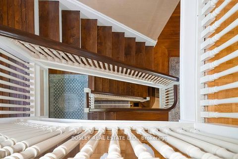 40 Castle Frank Crescent Toronto ON M4W 3A3