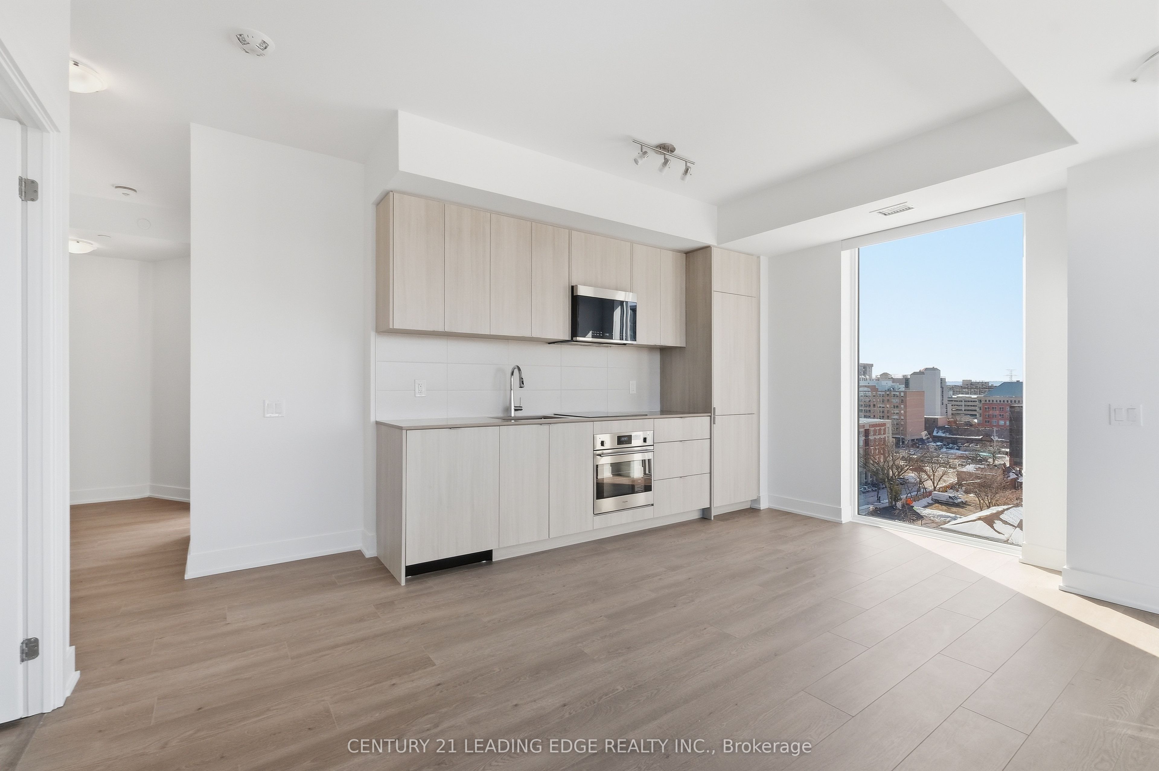 2088 James Street 910