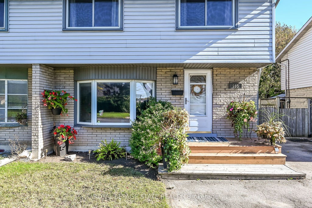 Photo of 995 Upper Wellington Street, Hamilton, ON L9A 3S4 (MLS # X14104056)