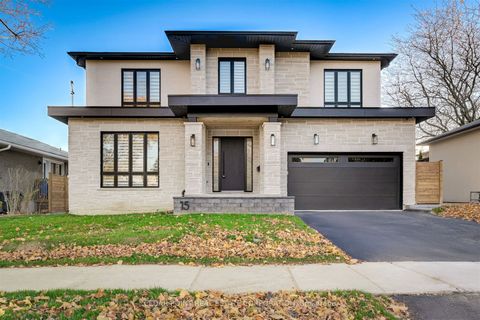 15 Drury Lane Toronto ON M9P 1P8