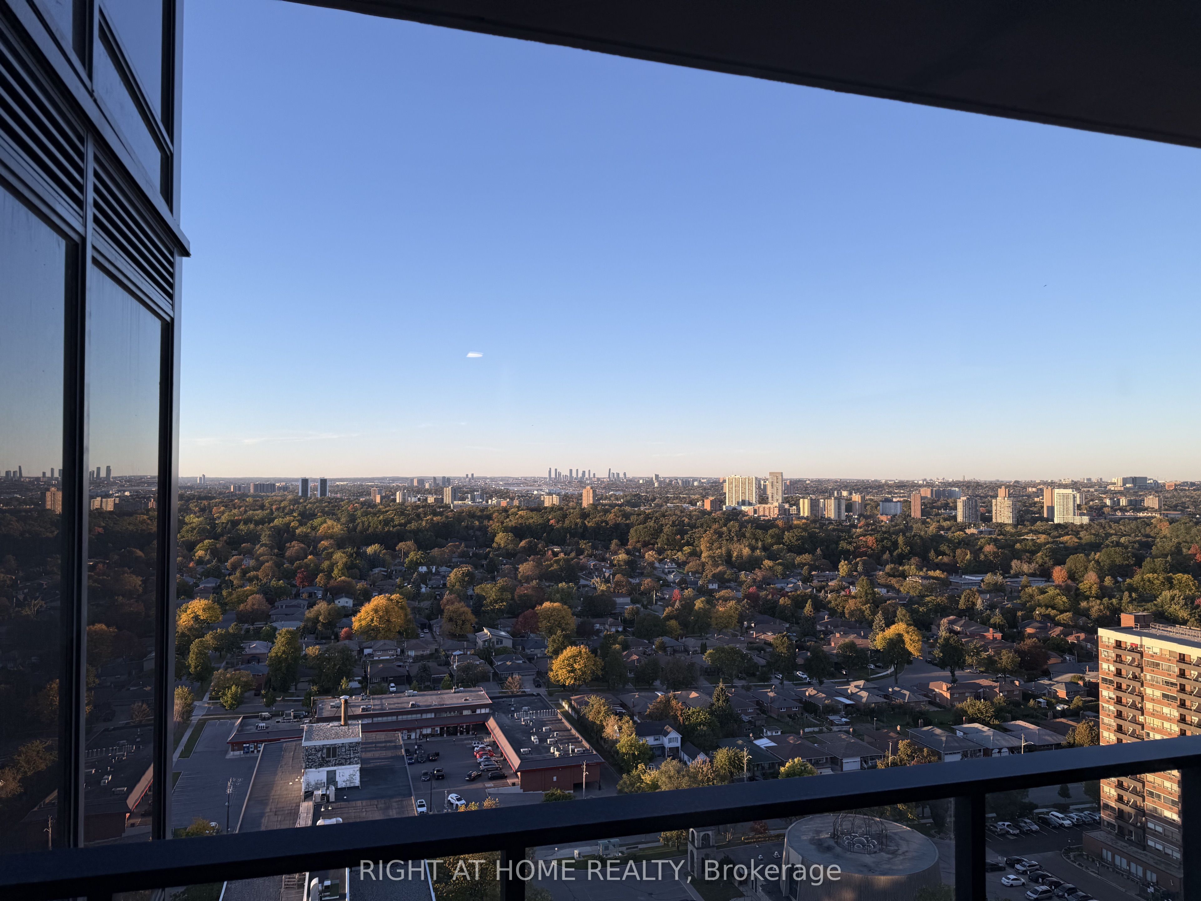4010 Eglinton Avenue W 2320