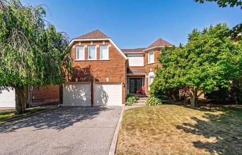 207 Larkin Avenue Markham ON L3P 4Y7