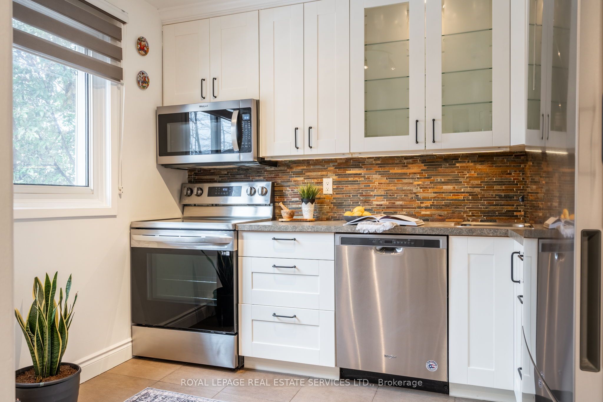 2067 Marine Drive 14