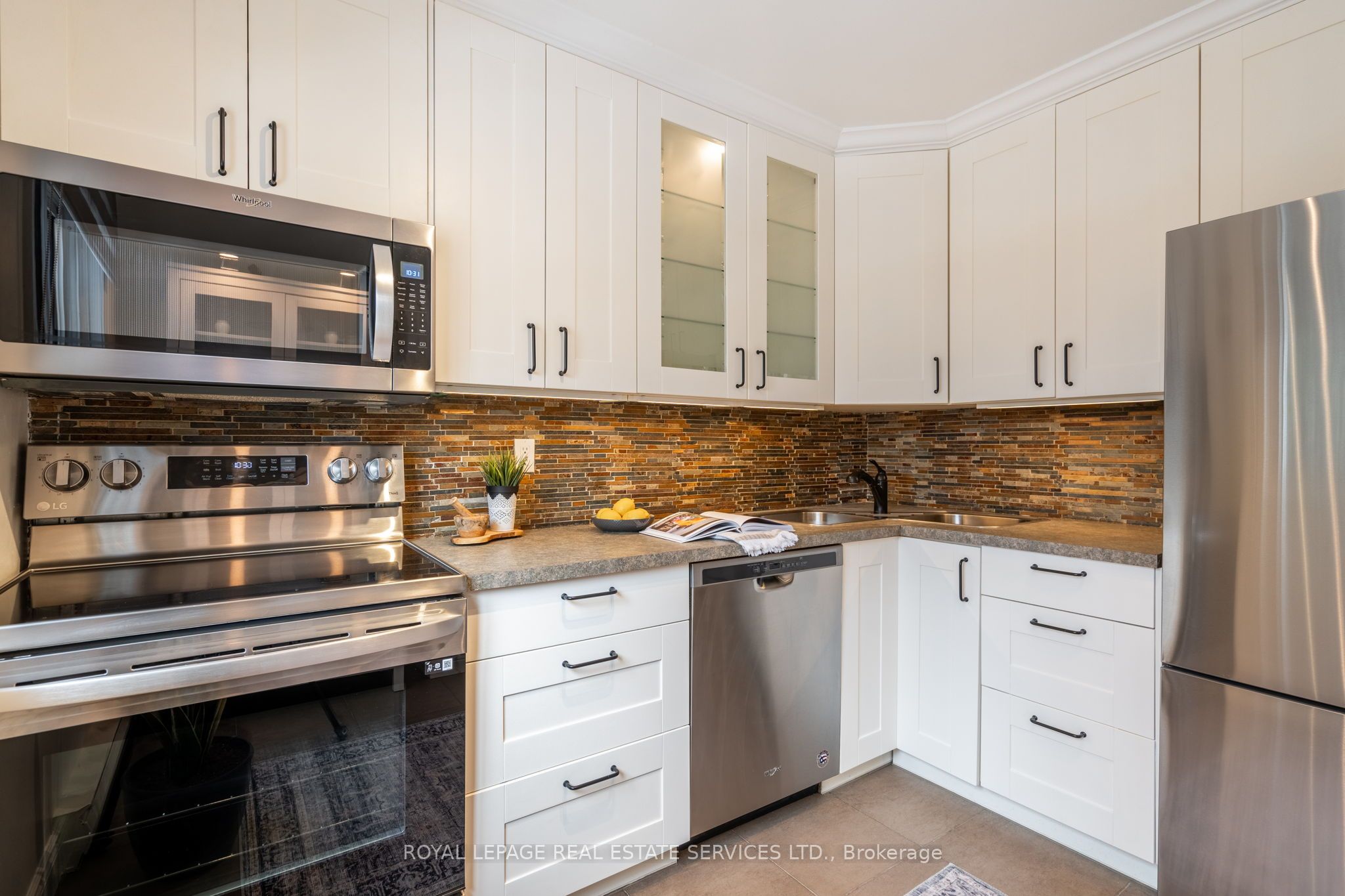 2067 Marine Drive 14
