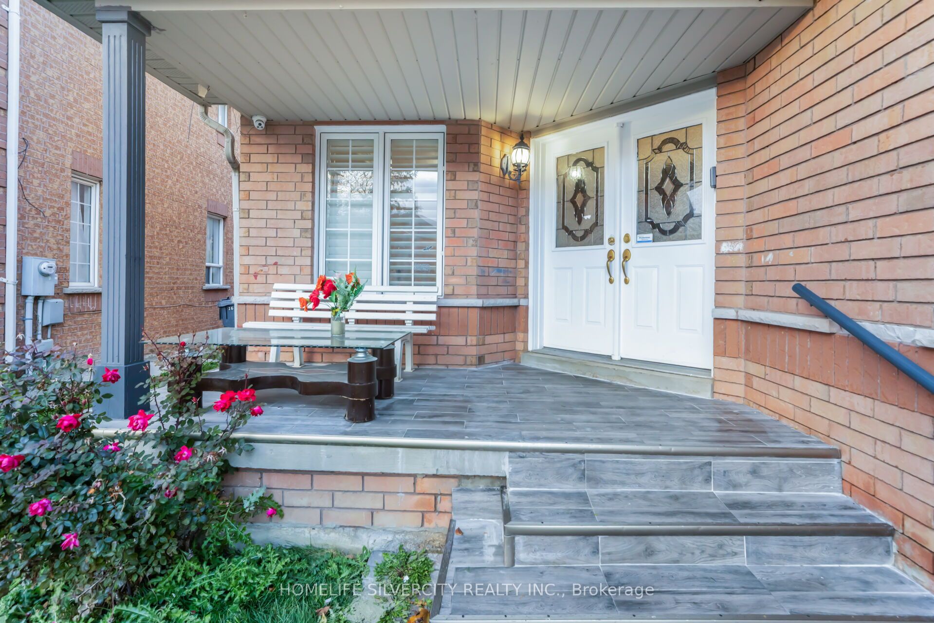 16 Coralreef Crescent