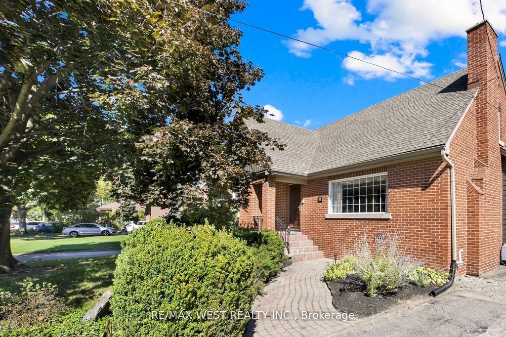 Photo of 31 Lower Horning Road, Hamilton, ON L8S 3E9 (MLS # X12479465)
