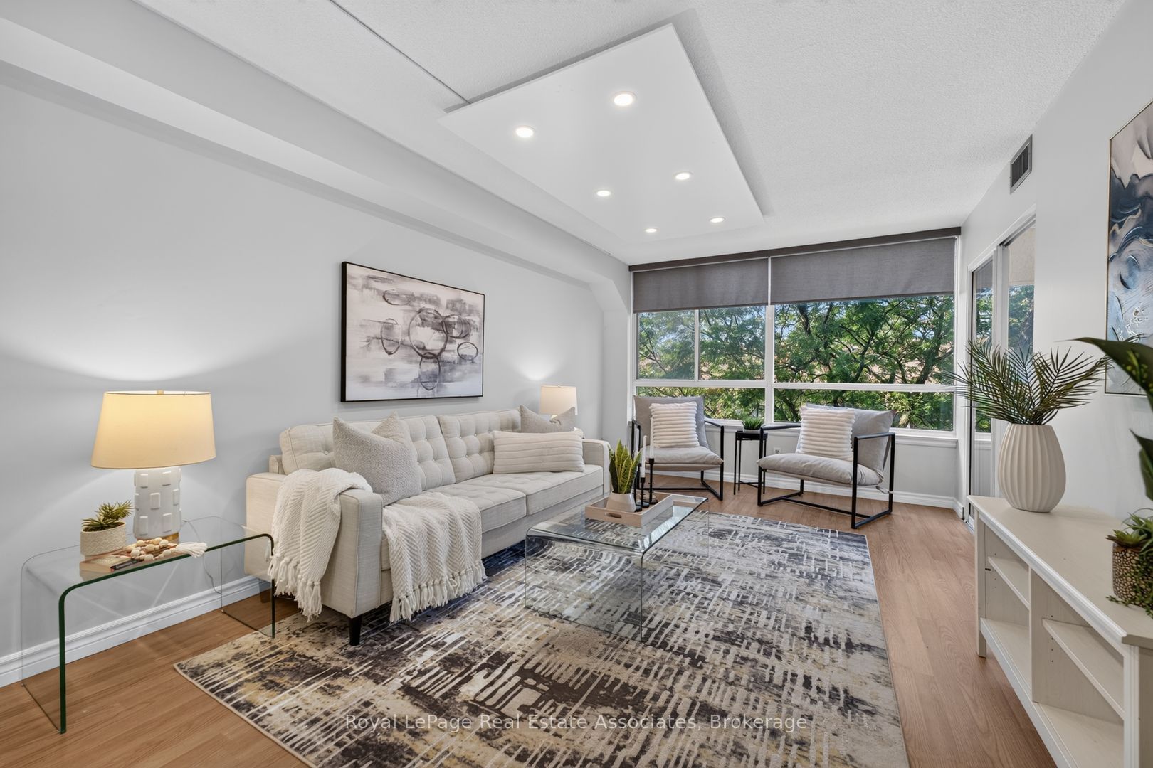 1001 Cedarglen Gate 221