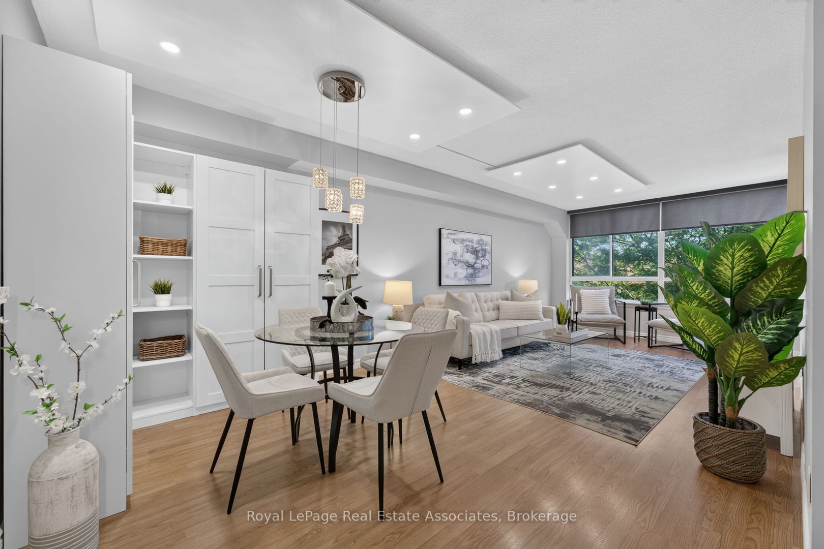 1001 Cedarglen Gate 221