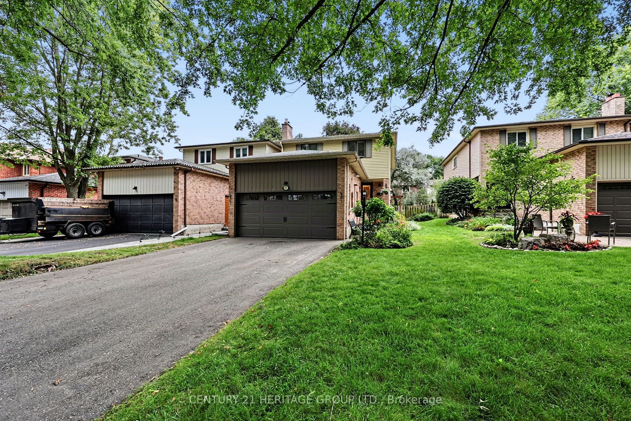 11 Bishop Crescent