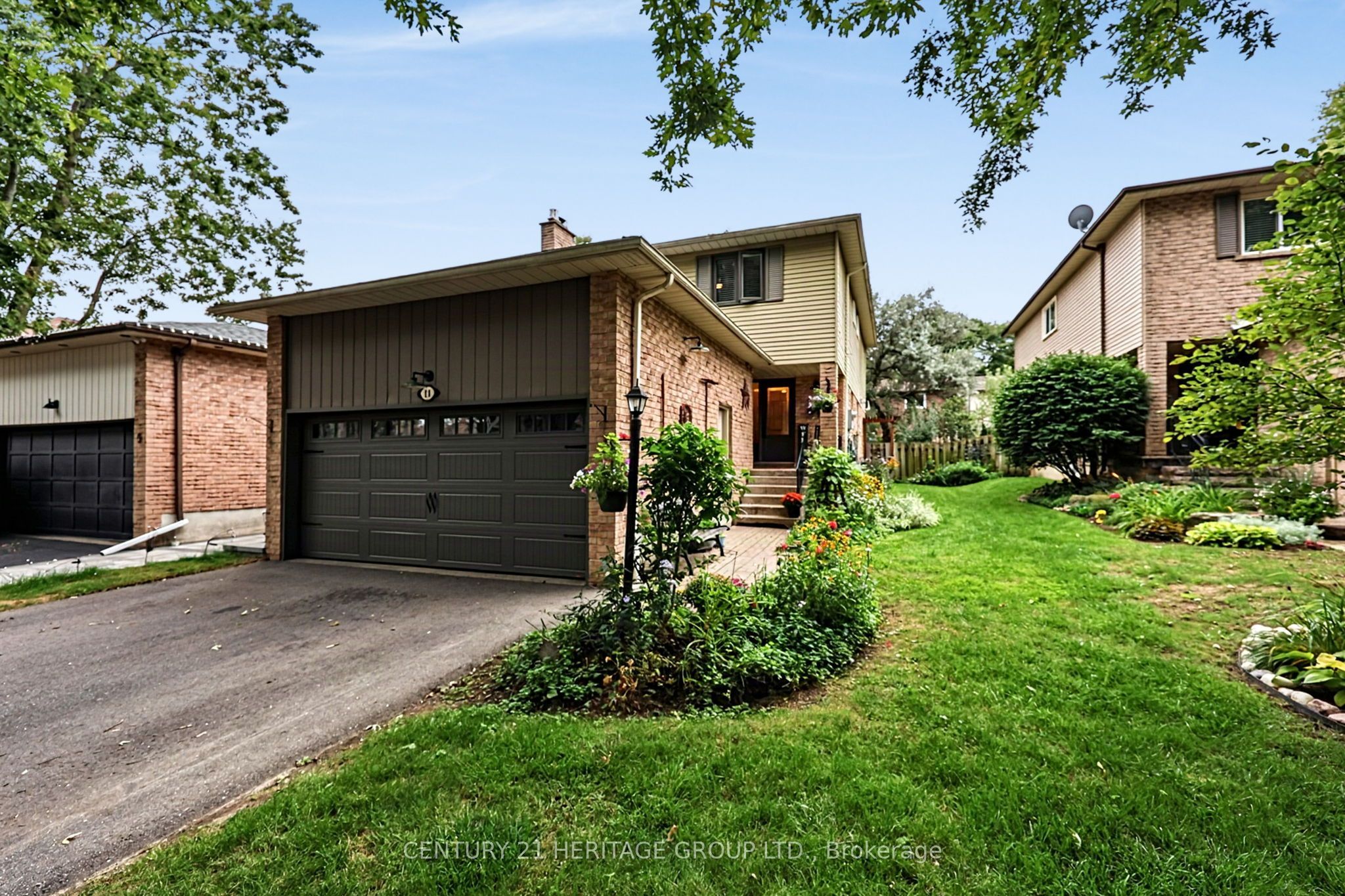 11 Bishop Crescent