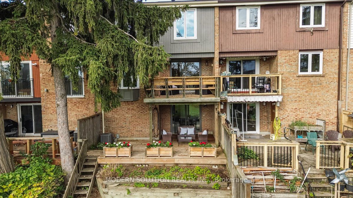 1464 Credit Woodlands Court