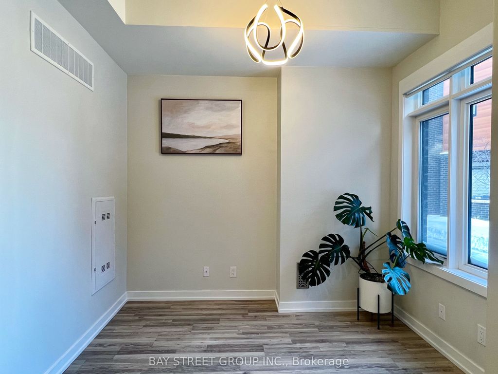 Photo of 370 Red Maple Road #13, Richmond Hill, ON L4C 5T4 (MLS # N13108072)