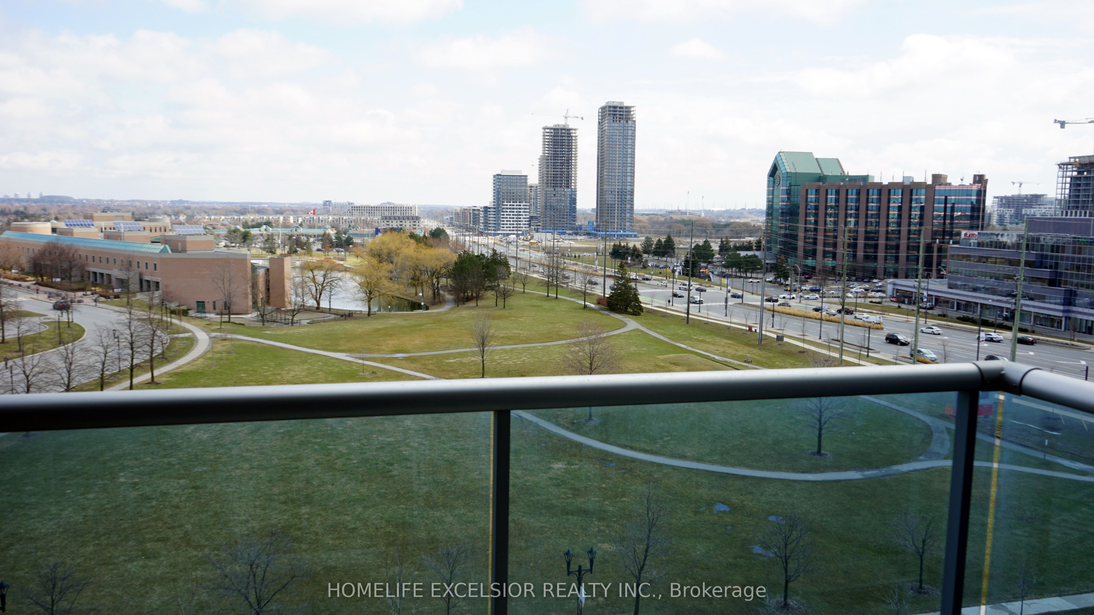 33 Cox Boulevard 923