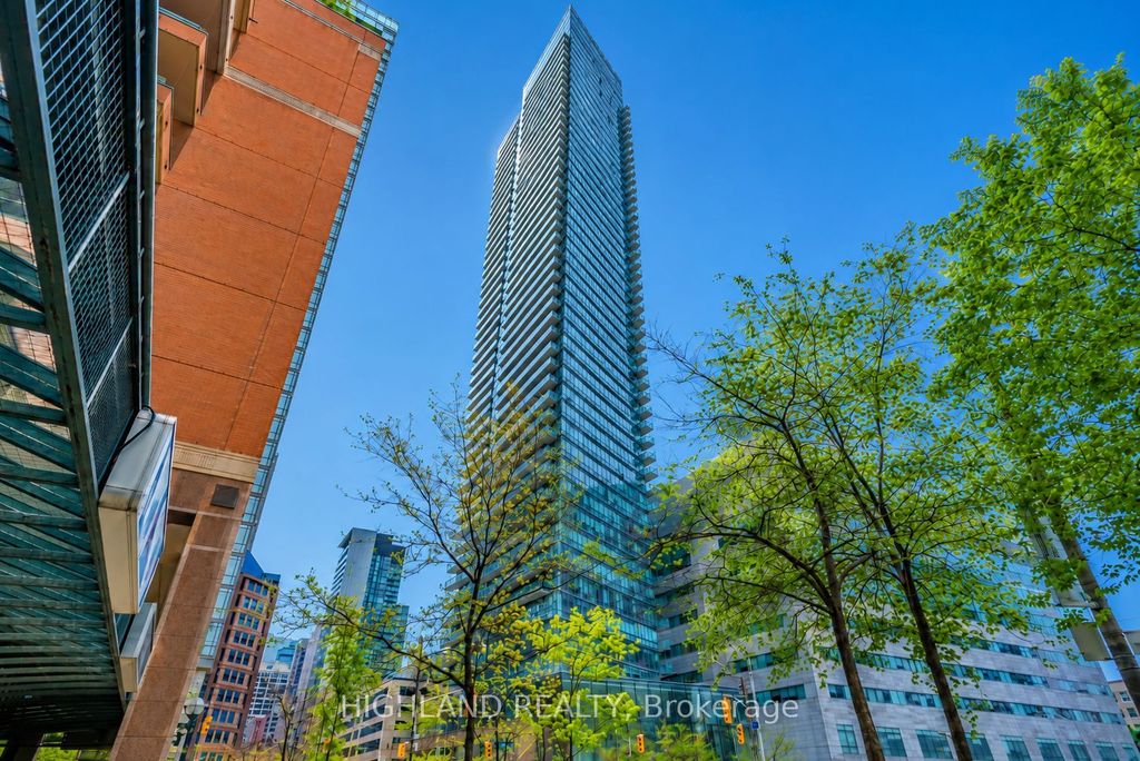 Photo of 832 Bay Street #2409, Toronto, ON M5S 1Z6 (MLS # C13470468)