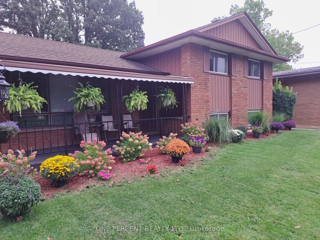 Photo of 37 Empress Avenue, Welland, ON L3B 1K6 (MLS # X13752476)