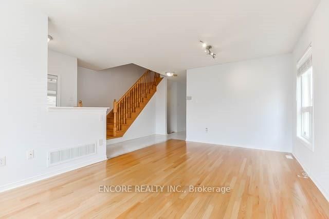 1006 Bur Oak Avenue