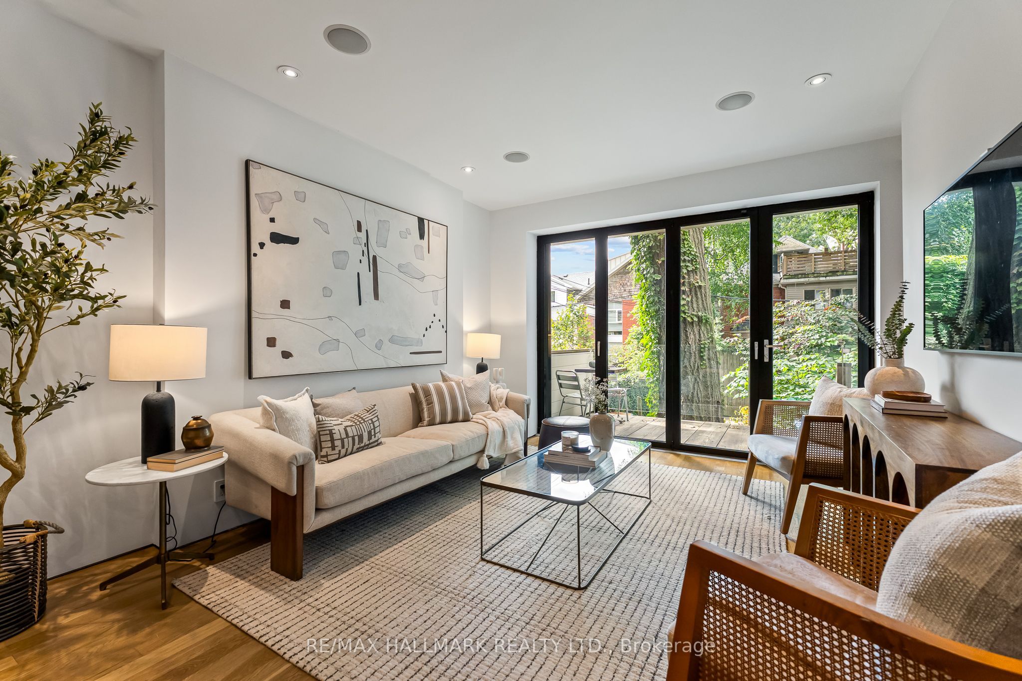 40 Fernwood Park Avenue