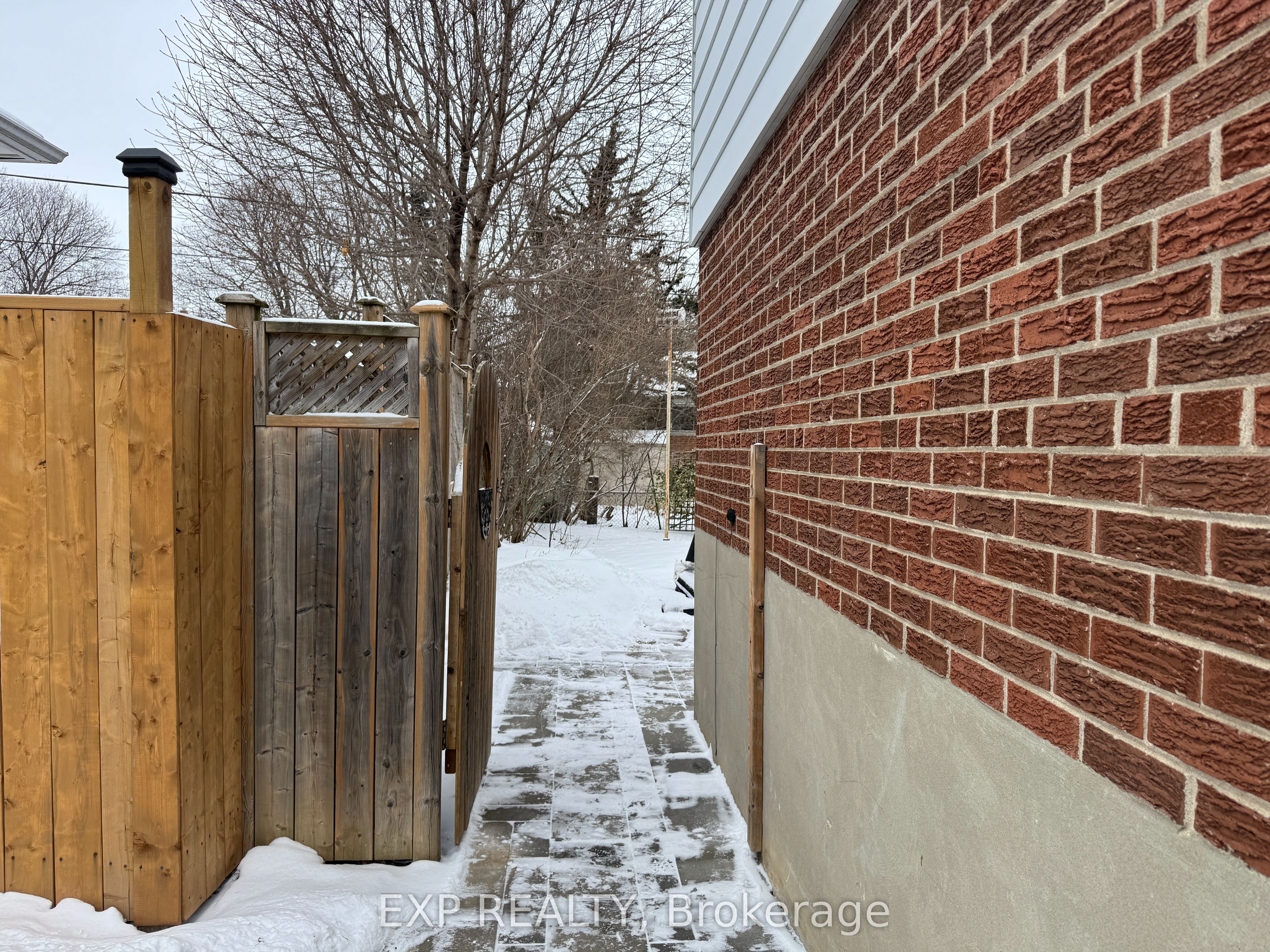 62 Southdale Drive lower F