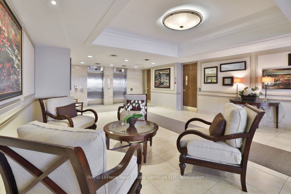 2185 Marine Drive PH7